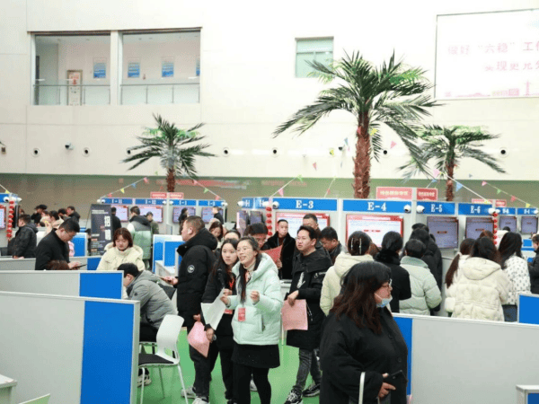 江蘇鹽城：省市聯動送溫暖 多維招聘促就業