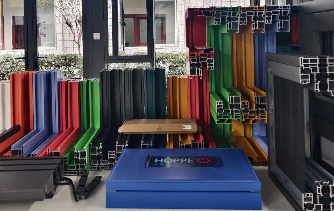 麒林門窗揭秘：智慧門窗、系統門窗和普通門窗，三者到底差在哪？