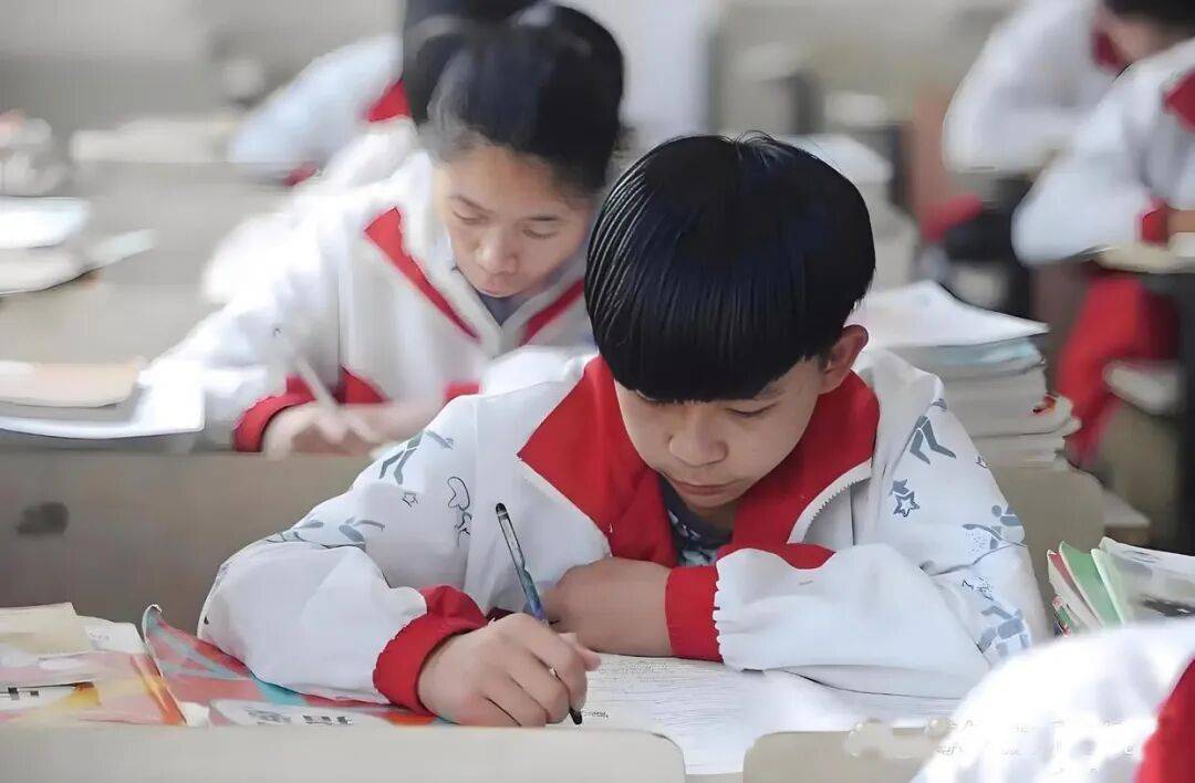 讓教育迴歸本質：喚醒生命，賦能成長|何明程：十二年不擾，才是最好的“育兒藥”