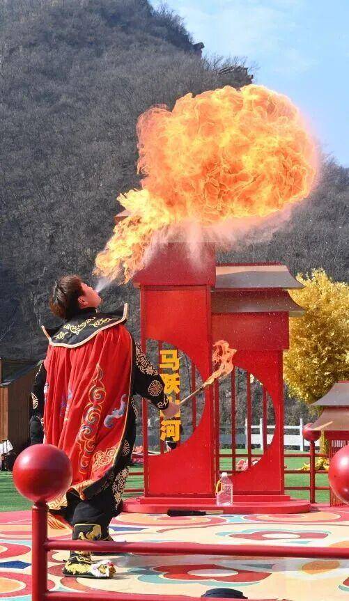 “民俗+科技”王炸組合，新鄉八里溝免費送票，邀你日夜連嗨鬧新春 | 春節象哪兒玩