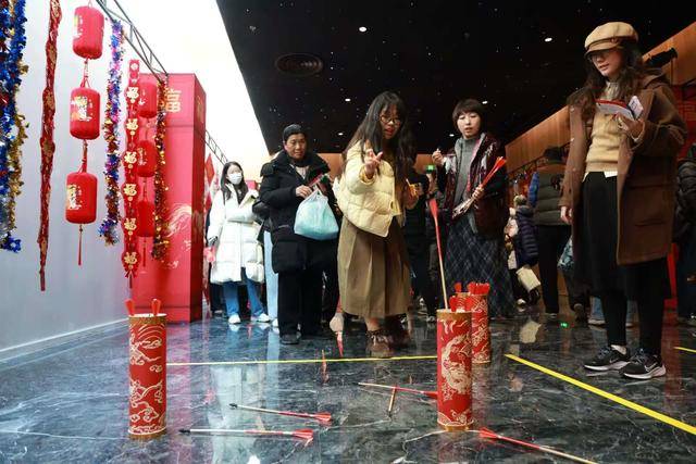 元宵佳節，北京人藝邀觀眾步入戲劇遊園會