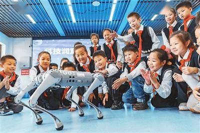 政府工作報告中的10大教育關鍵詞，教育工作者這樣熱議