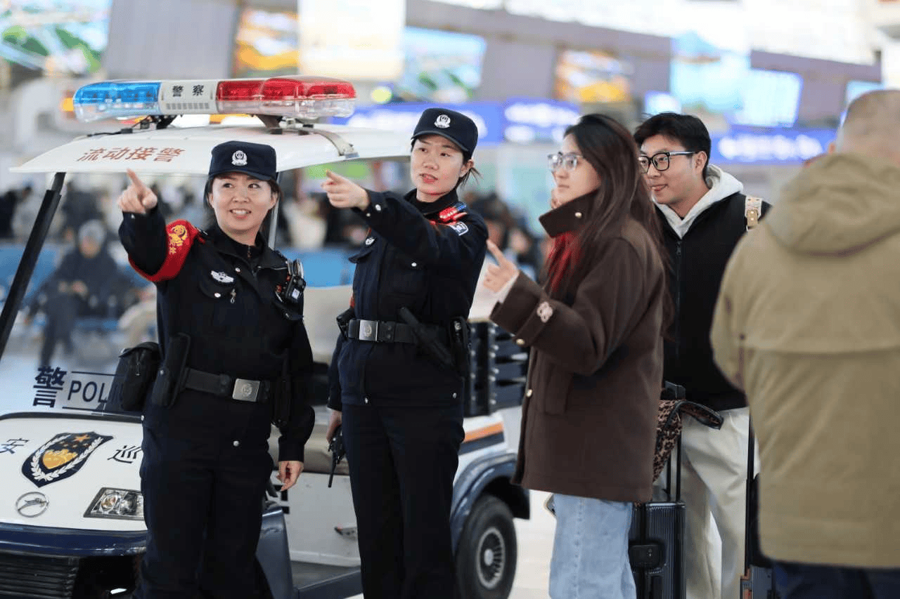 天津站派出所快速幫助旅客找回遺失揹包