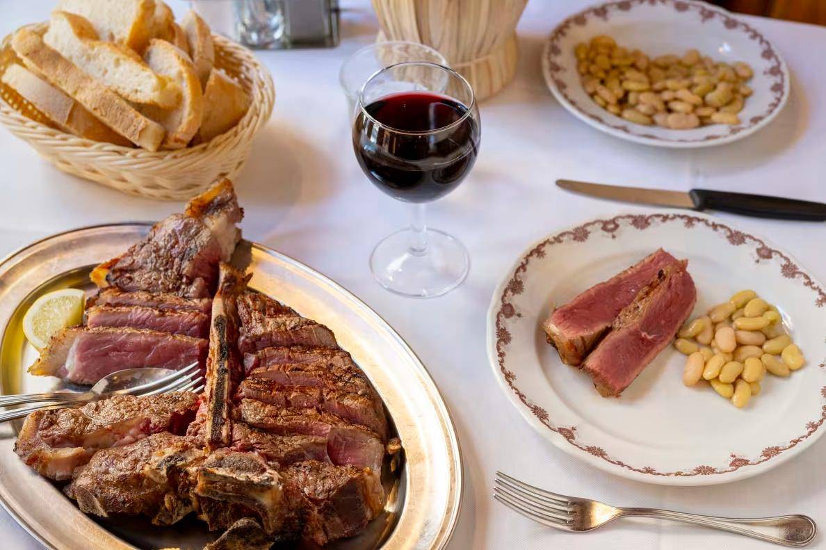 原創憑什麼佛羅倫薩牛排可以成為地標性美食？揭開這塊牛排的美味秘密