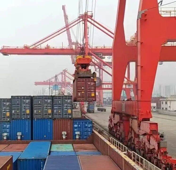 中遠海運物流供應鏈旗下公司，實現糧食“散改集”物流模式新突破