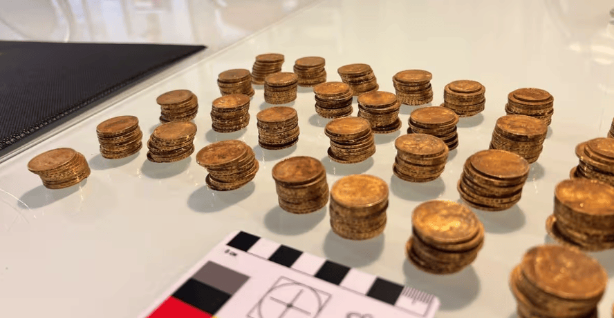 原創房屋裝修期間發現409枚金幣，總價值340萬元