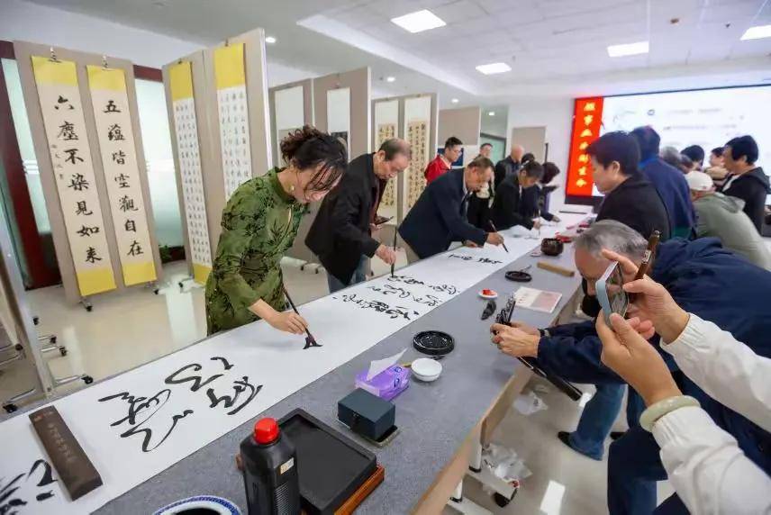 “亦復如是”《心經》書法展在武漢舉行，三十餘參展者共書經典