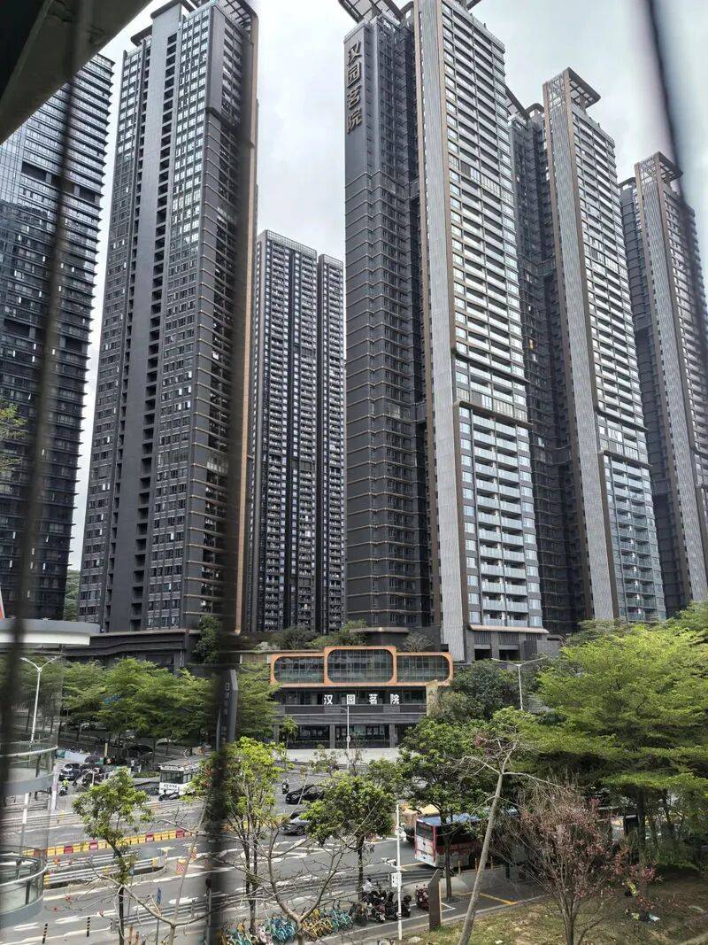 深圳大學租房當宿舍背後：當公共教育需求與私人居住空間發生衝突