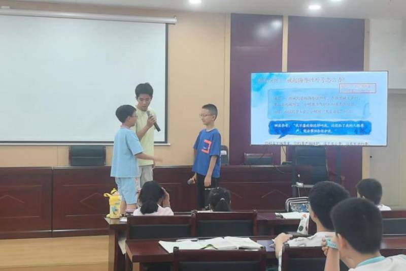 志願服務聚巴東法治教育潤童心