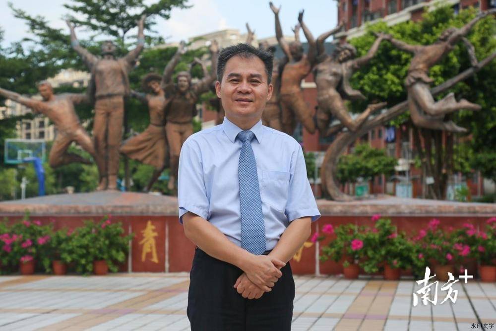 何慶輝已任廣東華僑中學校長
