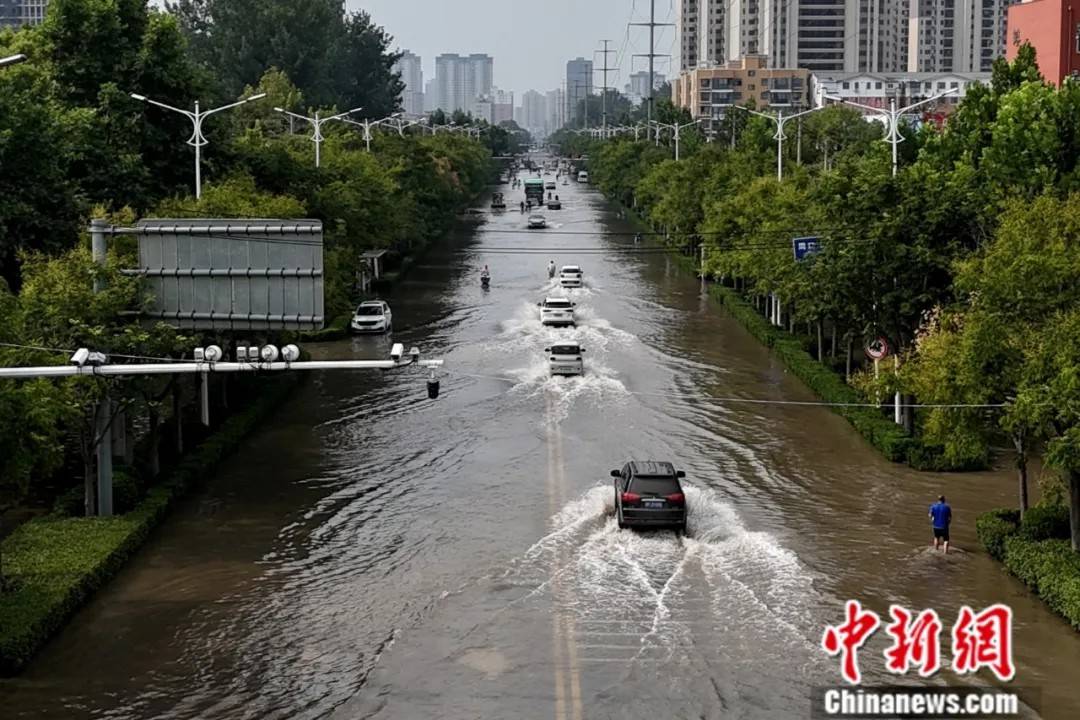 河南周口堤防潰口，醫院、駕校被淹，緊急封堵現場影片→