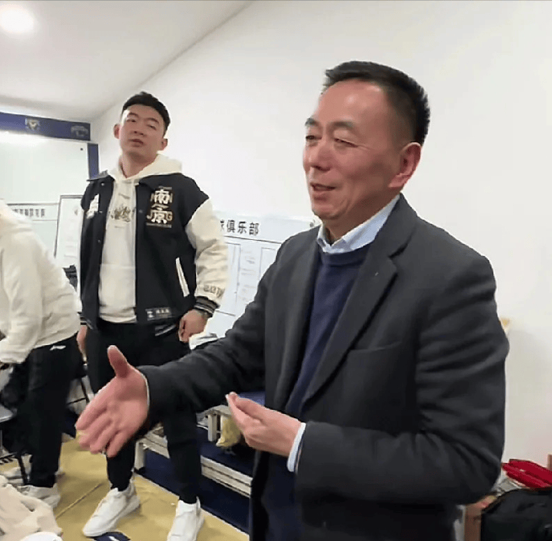 原创速递！四川、南京CBA股权被冻结，郭士强谈佛山美食，赵继伟表态输球原因